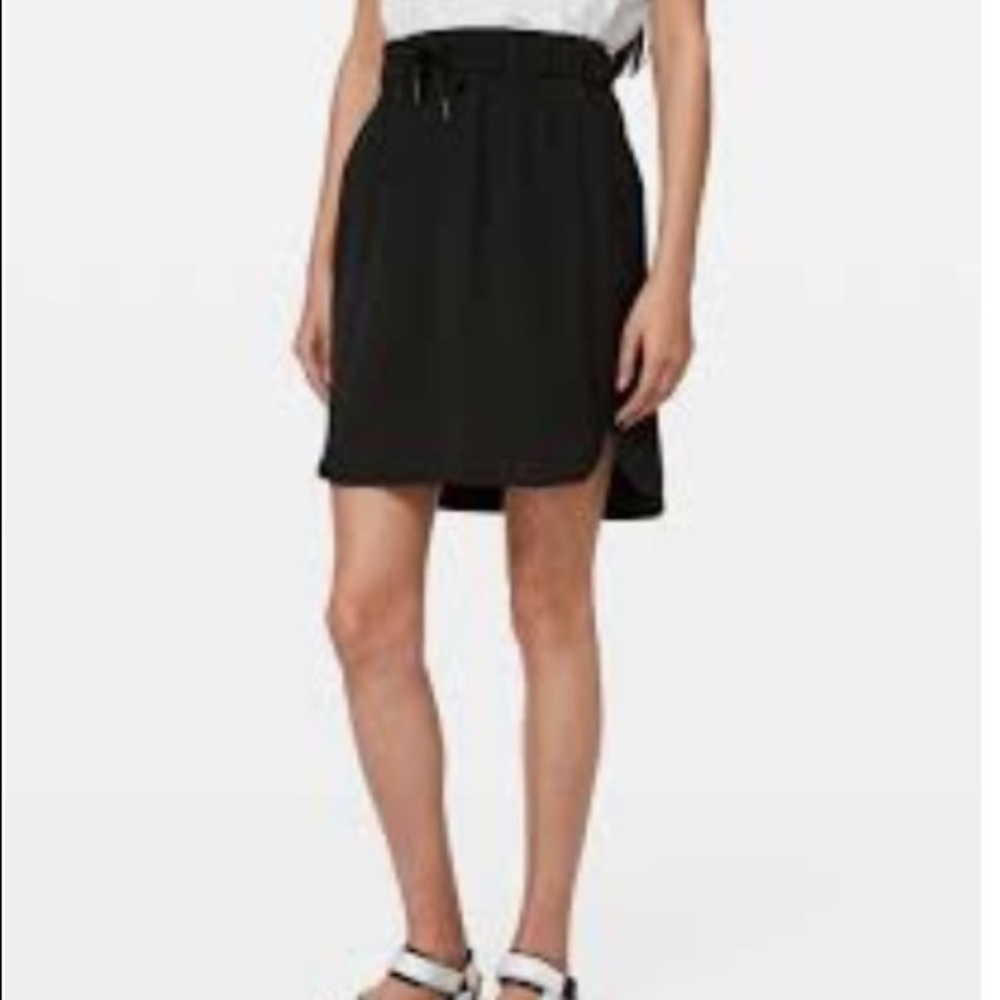 Lululemon NWT black On the Fly Skirt sz 12